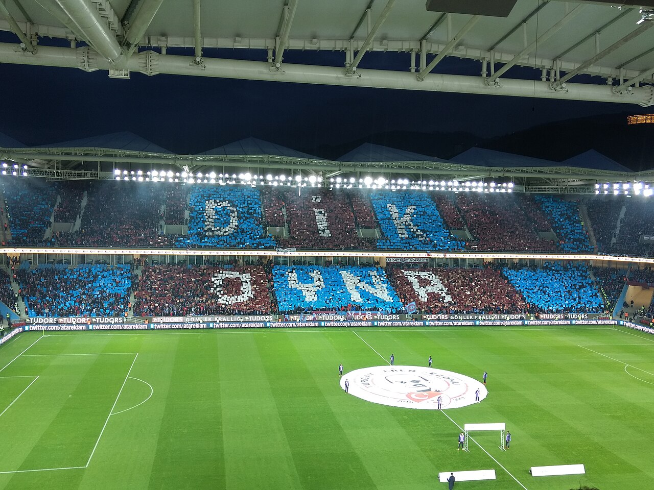Trabzonspor, Beşiktaş'ı 2-0 yendi; Karadeniz ekibi 4. sıraya yükseldi